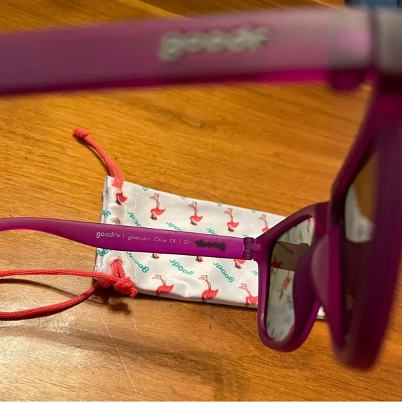 NWOT Goodr OG Sunglasses - Gardening with a Kraken - Picture 5 of 8